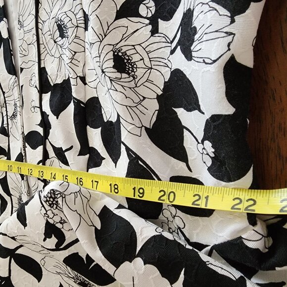 DRESS BARN FLORAL JACKET - Picture 4 of 4